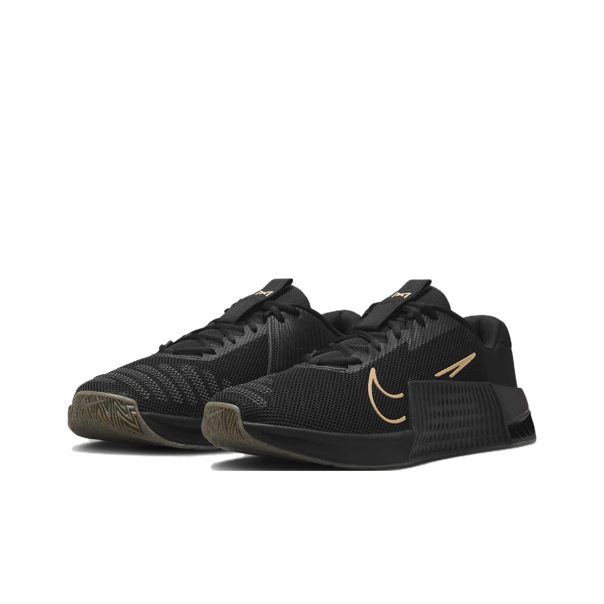 ナイキ メトコン 9 快適なクッション性 耐摩耗性 通気性  - Nike Shoes Metcon 9 のレビューと価格