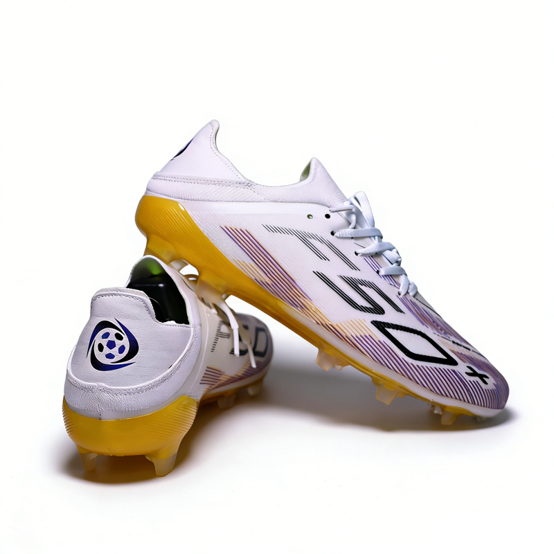 T38 レースアップメンズサッカーシューズボーイズ F50  - Sports Equipment For Boys のレビューと価格